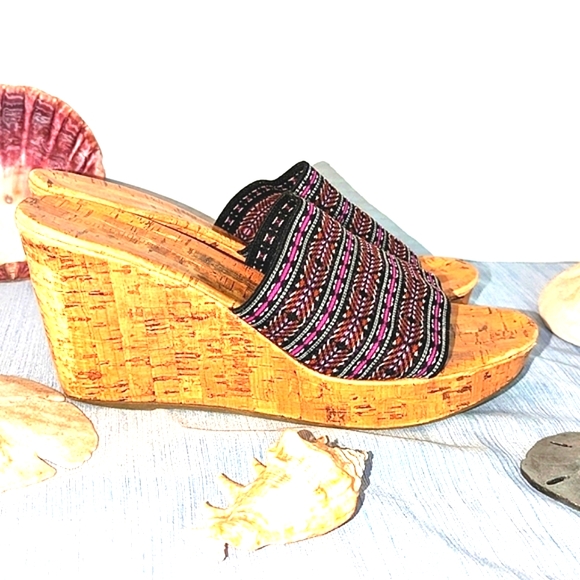 🐚Montago Bay Club Cork Platform Wedges w/ Very Cool Design On The Fabric - Picture 3 of 7